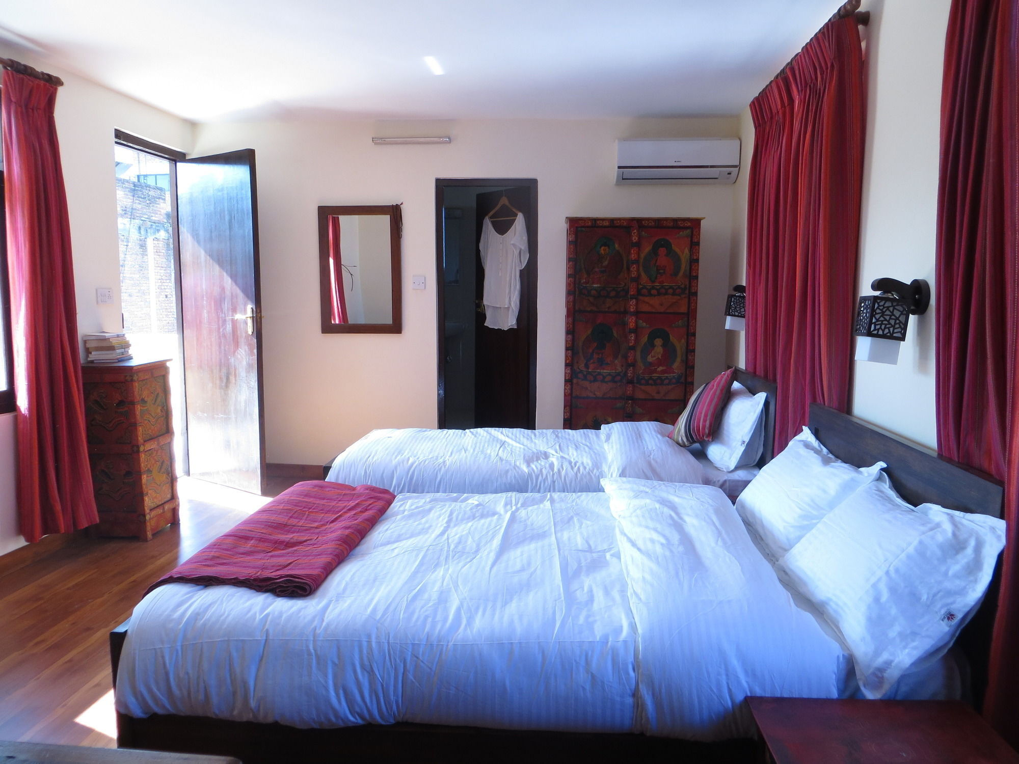 Hotel Mi Casa Kathmandu Bagian luar foto